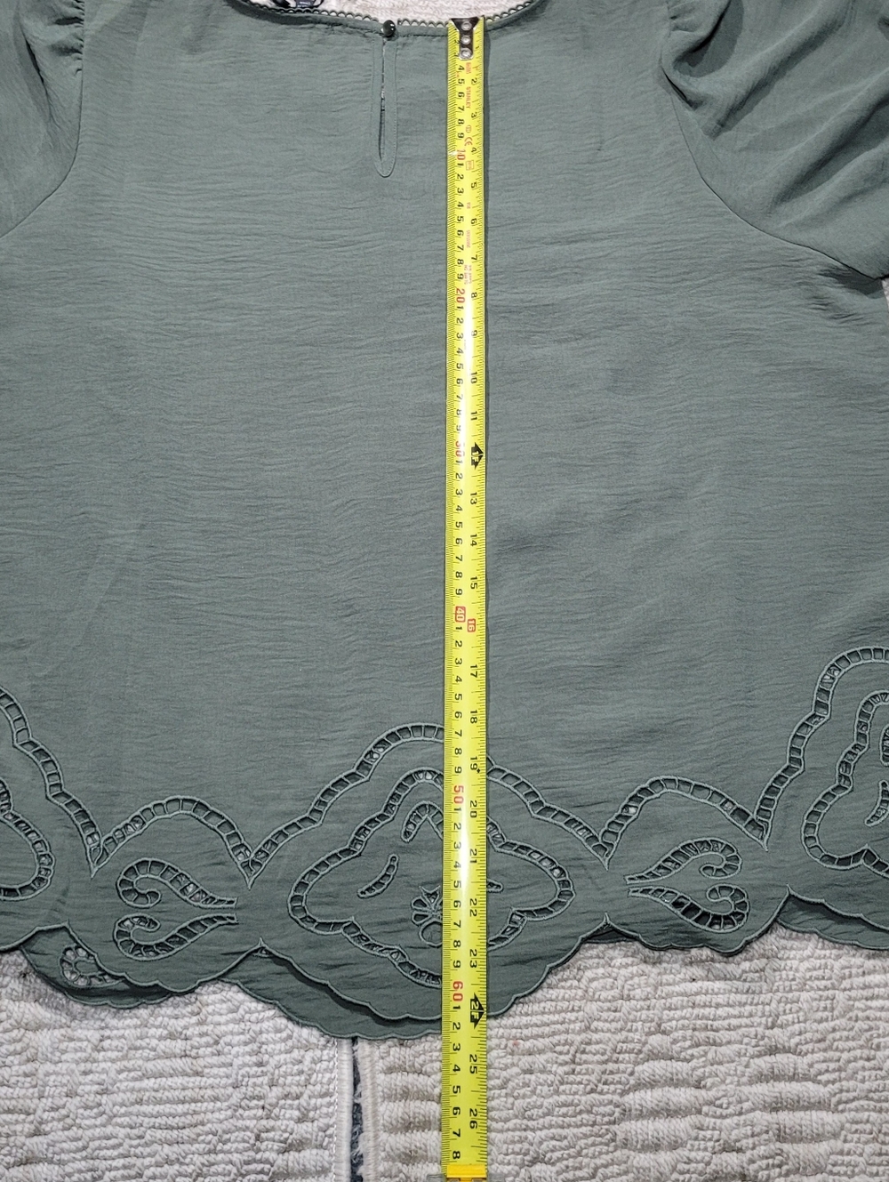 NWT Adrianna Papell Olive Green Puff Sleeve Top Scalloped Eyelet Hem 1X - Picture 14 of 16